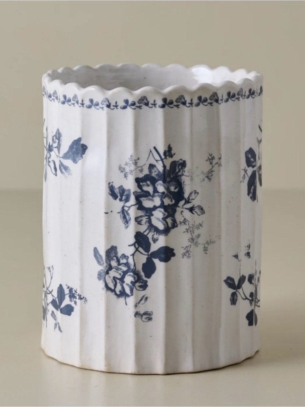Magnolia Heirloom Garden Utensil Crock